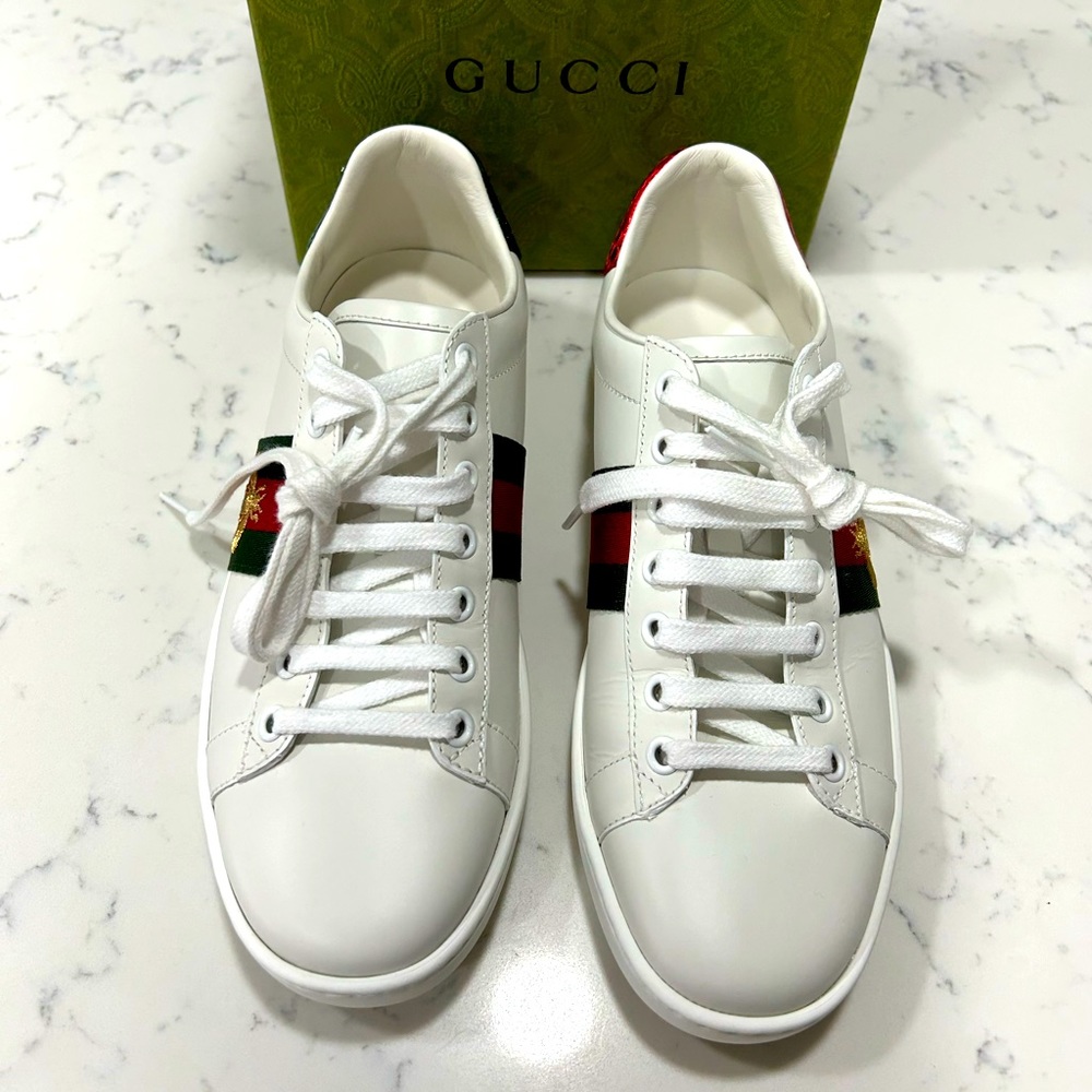 GUCCI Women's Ace sneaker with bee